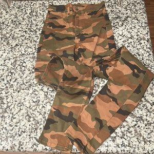 H&M Divided Camouflage women’s light jeans size 0, brand new, never worn